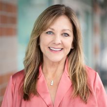 Lisa Kreissler Headshot